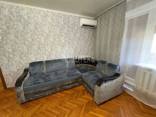 Сдам трехкомнатную (3-комн.) квартиру, Революции ул, 3, Горячий Ключ г