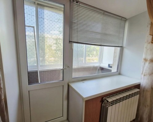 Продам двухкомнатную (2-комн.) квартиру, Коминтерна ул, 53А, Нижний Тагил г
