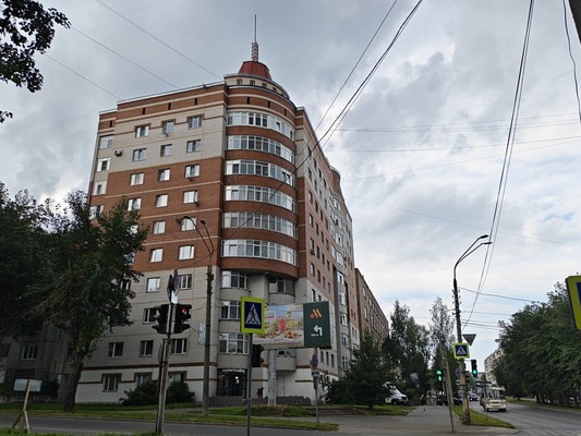Продам трехкомнатную (3-комн.) квартиру, Первомайская ул, 96, Сыктывкар г