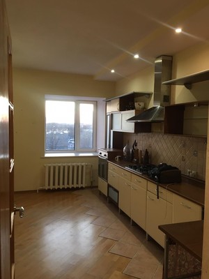 Продам трехкомнатную (3-комн.) квартиру, Первомайская ул, 96, Сыктывкар г