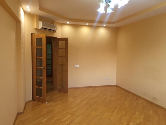 Продам трехкомнатную (3-комн.) квартиру, Первомайская ул, 96, Сыктывкар г