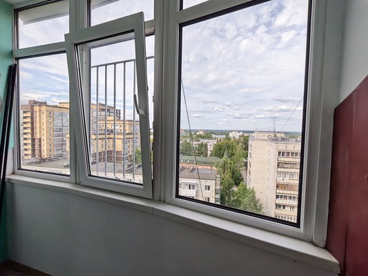 Продам трехкомнатную (3-комн.) квартиру, Первомайская ул, 96, Сыктывкар г