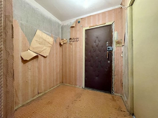 Продам однокомнатную (1-комн.) квартиру, Парковая ул, 14, Сосновый Бор г