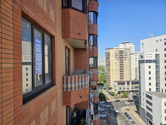 Продам трехкомнатную (3-комн.) квартиру, Комсомольская ул, 8, Краснодар г