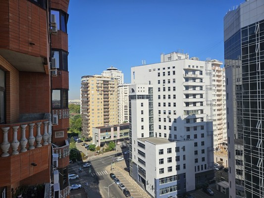Продам трехкомнатную (3-комн.) квартиру, Комсомольская ул, 8, Краснодар г