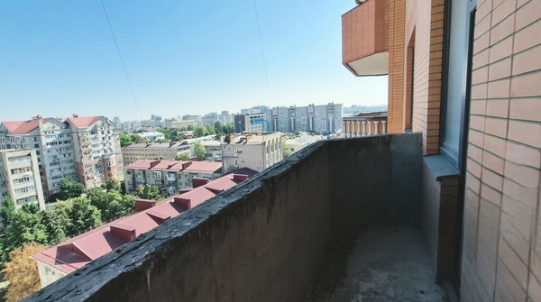 Продам трехкомнатную (3-комн.) квартиру, Комсомольская ул, 8, Краснодар г