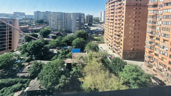 Продам трехкомнатную (3-комн.) квартиру, Комсомольская ул, 8, Краснодар г