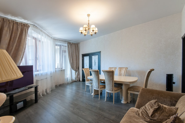 Продам трехкомнатную (3-комн.) квартиру, Кастанаевская ул, 18, Москва г
