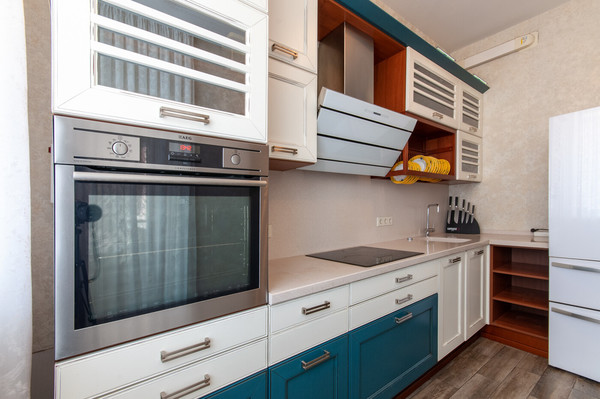 Продам трехкомнатную (3-комн.) квартиру, Кастанаевская ул, 18, Москва г