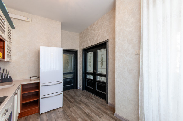 Продам трехкомнатную (3-комн.) квартиру, Кастанаевская ул, 18, Москва г