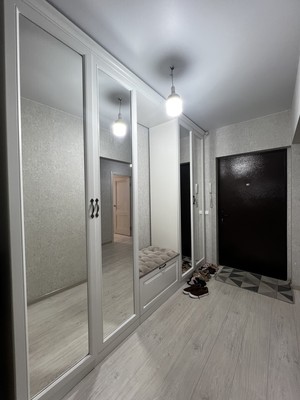 Продам двухкомнатную (2-комн.) квартиру, им. Героя Советского Союза Якова Кобзаря ул, 11, Краснодар г