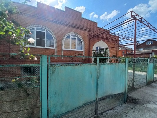 Продам дом, Ярмарочная ул, 93, Славянск-на-Кубани г, 0 км от города