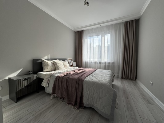 Продам трехкомнатную (3-комн.) квартиру, Натана Рахлина ул, 13к2, Казань г