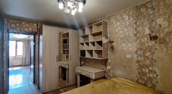Продам трехкомнатную (3-комн.) квартиру, Профессора Никулина ул, 4, Рязань г