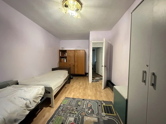Продам трехкомнатную (3-комн.) квартиру, Генерала Антонова ул, 1, Москва г