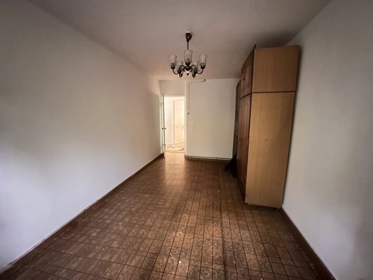 Продам трехкомнатную (3-комн.) квартиру, Генерала Антонова ул, 1, Москва г