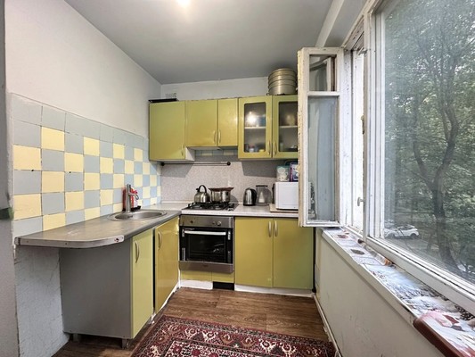 Продам трехкомнатную (3-комн.) квартиру, Генерала Антонова ул, 1, Москва г