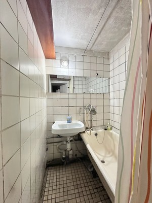 Продам трехкомнатную (3-комн.) квартиру, Генерала Антонова ул, 1, Москва г