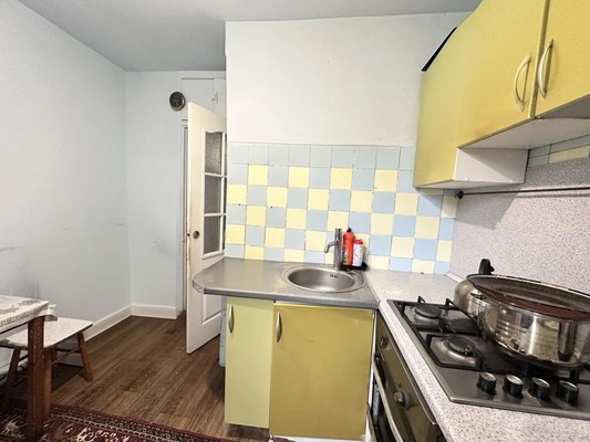 Продам трехкомнатную (3-комн.) квартиру, Генерала Антонова ул, 1, Москва г
