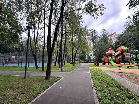 Продам трехкомнатную (3-комн.) квартиру, Генерала Антонова ул, 1, Москва г