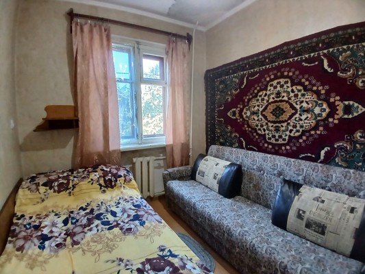 Продам трехкомнатную (3-комн.) квартиру, Г. Петровой ул, 9, Туапсе г