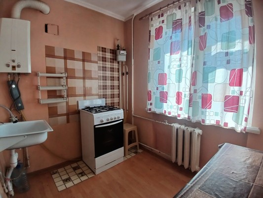Продам трехкомнатную (3-комн.) квартиру, Г. Петровой ул, 9, Туапсе г