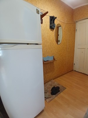 Продам трехкомнатную (3-комн.) квартиру, Г. Петровой ул, 9, Туапсе г
