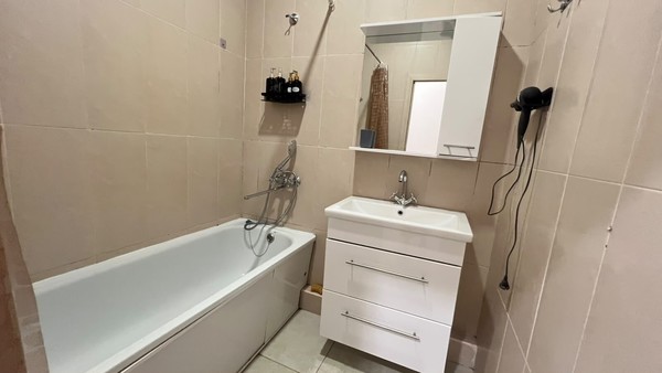 Продам двухкомнатную (2-комн.) квартиру, Московская ул, 1, Нальчик г