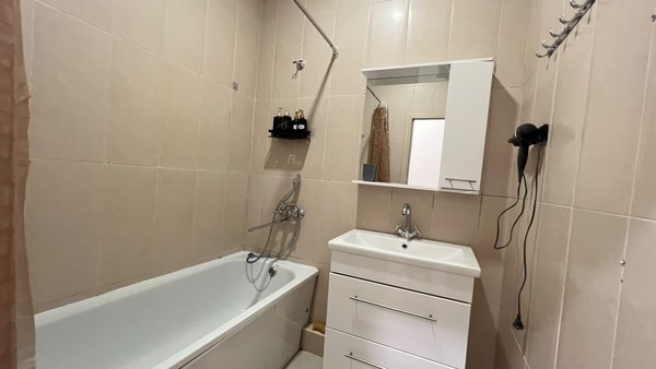 Продам двухкомнатную (2-комн.) квартиру, Московская ул, 1, Нальчик г