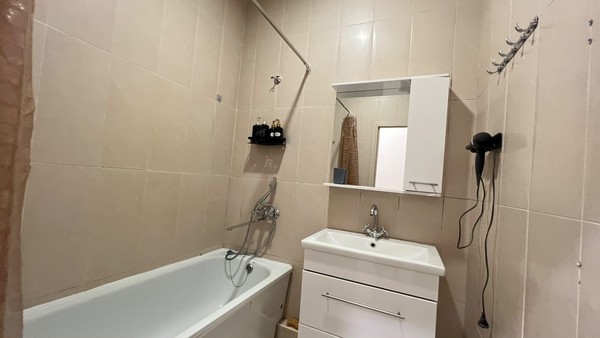 Продам двухкомнатную (2-комн.) квартиру, Московская ул, 1, Нальчик г