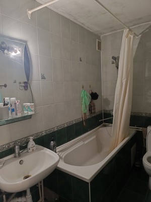 Продам двухкомнатную (2-комн.) квартиру, Лизы Чайкиной ул, 5, Симферополь г