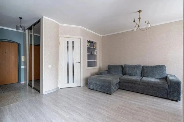 Продам однокомнатную (1-комн.) квартиру, Ямашева пр-кт, 45, Казань г