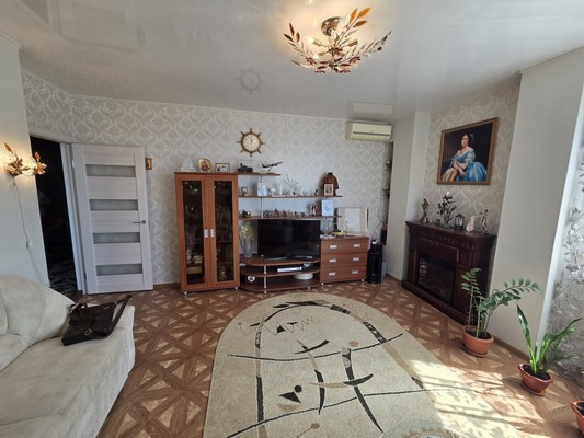 Продам трехкомнатную (3-комн.) квартиру, Королева пр-кт, 12а, Ростов-на-Дону г