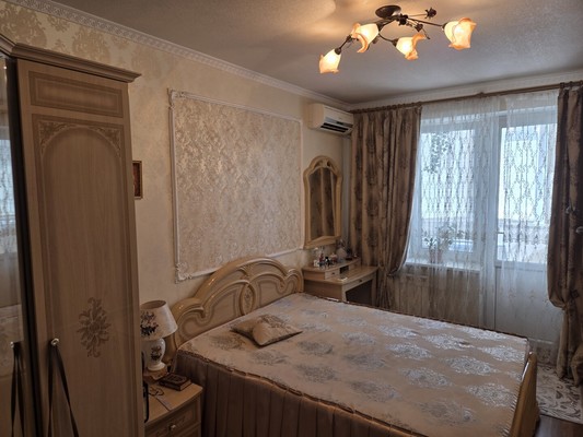 Продам трехкомнатную (3-комн.) квартиру, Королева пр-кт, 12а, Ростов-на-Дону г