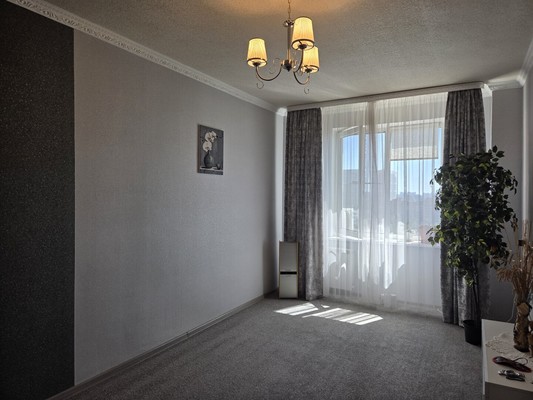 Продам трехкомнатную (3-комн.) квартиру, Королева пр-кт, 12а, Ростов-на-Дону г