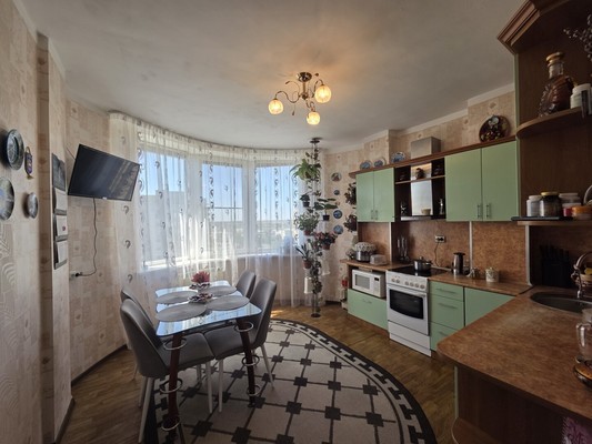 Продам трехкомнатную (3-комн.) квартиру, Королева пр-кт, 12а, Ростов-на-Дону г