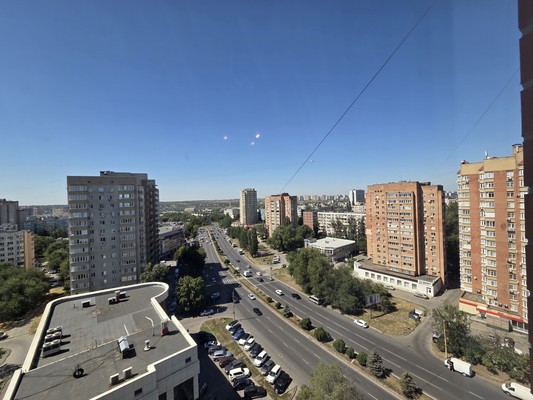 Продам трехкомнатную (3-комн.) квартиру, Королева пр-кт, 12а, Ростов-на-Дону г