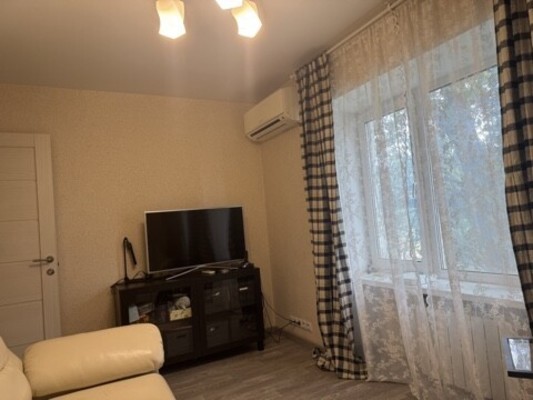 Продам двухкомнатную (2-комн.) квартиру, Волочаевская ул, 2к1, Москва г