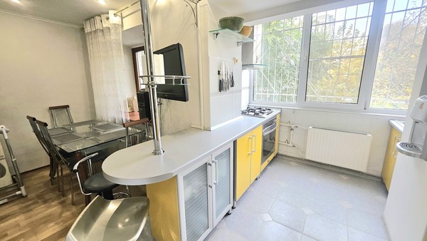 Продам двухкомнатную (2-комн.) квартиру, Красная ул, 29, Краснодар г