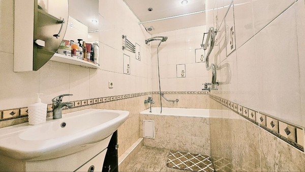 Продам двухкомнатную (2-комн.) квартиру, Красная ул, 29, Краснодар г