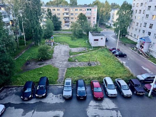 Продам многокомнатную квартиру, Бумажников пр-кт, 13, Сыктывкар г