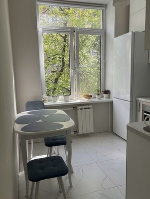 Продам двухкомнатную (2-комн.) квартиру, Юных Ленинцев ул, 18к1, Москва г