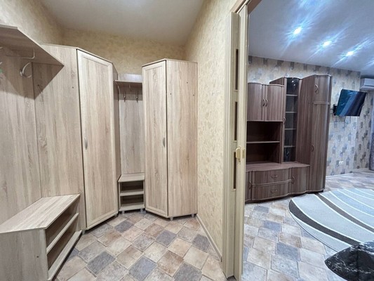 Продам однокомнатную (1-комн.) квартиру, Ковыльная ул, 94, Симферополь г