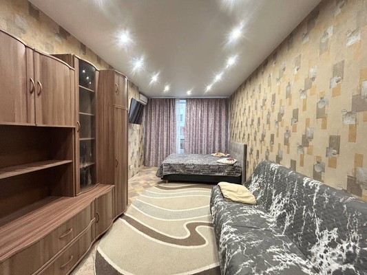 Продам однокомнатную (1-комн.) квартиру, Ковыльная ул, 94, Симферополь г