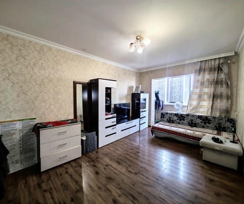 Продам комнату в 5-комн. квартире, Шогенова ул, 24, Вольный Аул кп