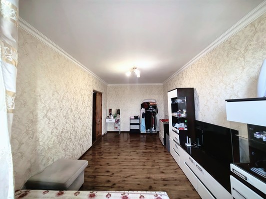 Продам комнату в 5-комн. квартире, Шогенова ул, 24, Вольный Аул кп