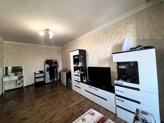 Продам комнату в 5-комн. квартире, Шогенова ул, 24, Вольный Аул кп
