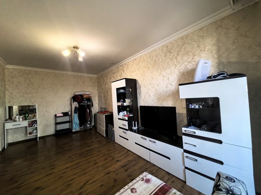 Продам комнату в 5-комн. квартире, Шогенова ул, 24, Вольный Аул кп