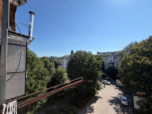 Продам трехкомнатную (3-комн.) квартиру, Кулиева пр-кт, 21, Нальчик г