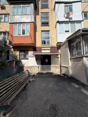 Продам трехкомнатную (3-комн.) квартиру, Кулиева пр-кт, 21, Нальчик г